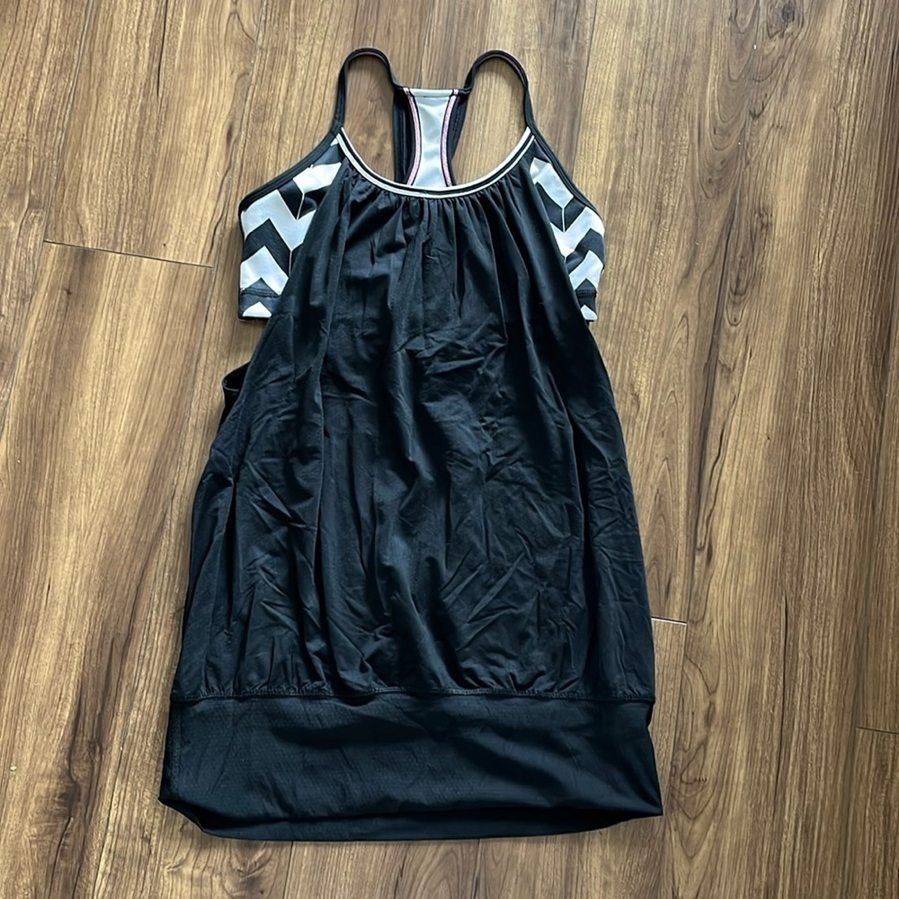 Lululemon No Limits Built In Bra Tank in Black Size 6